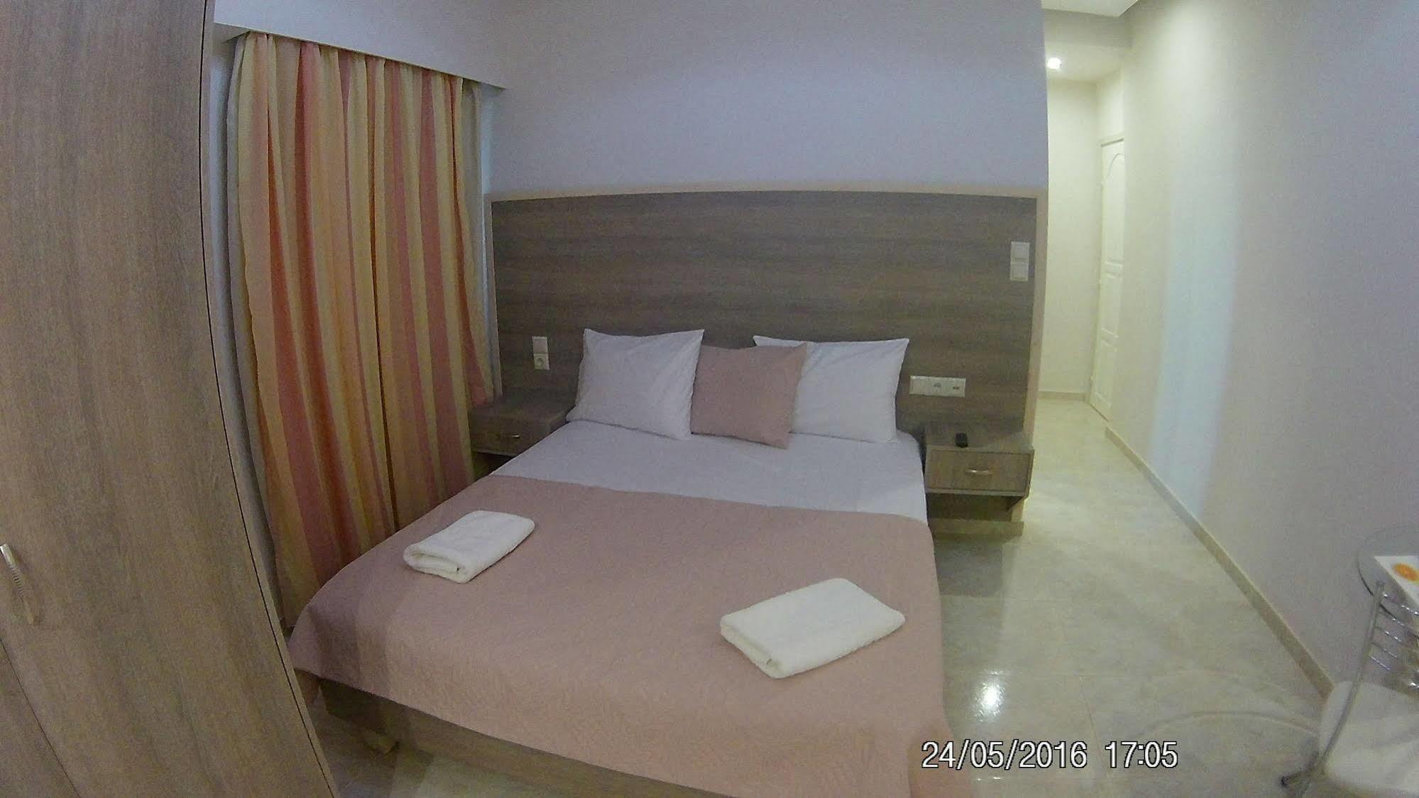 Sirena Apartments Agia Pelagia  Exterior photo